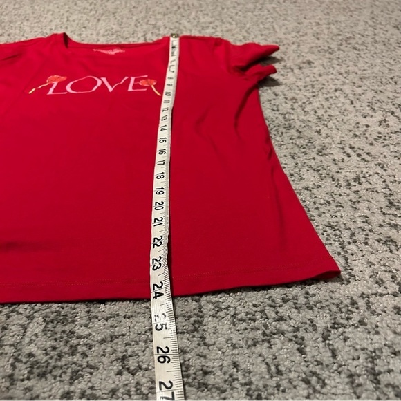 NWT Victoria’s Secret Corron Red “Love” Heart Print Short Sleeve T-Shirt Size S - Picture 9 of 9